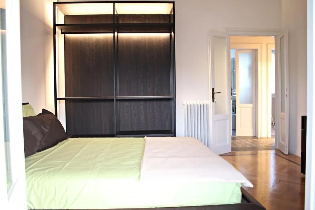 Apartment Lacaralele1 Milan
