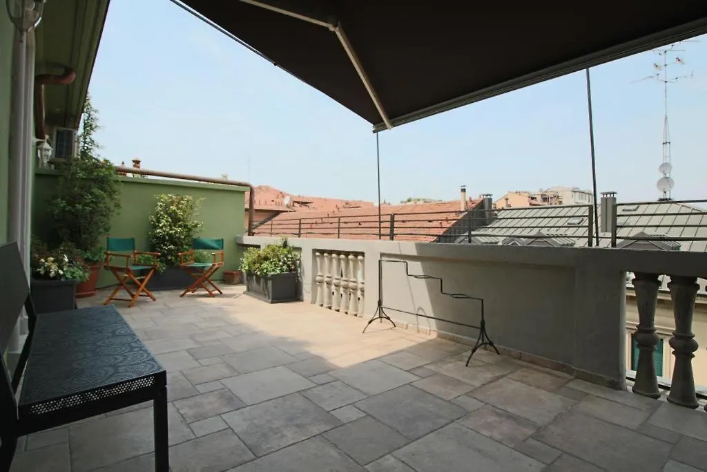 Lacaralele1 Milan Italy