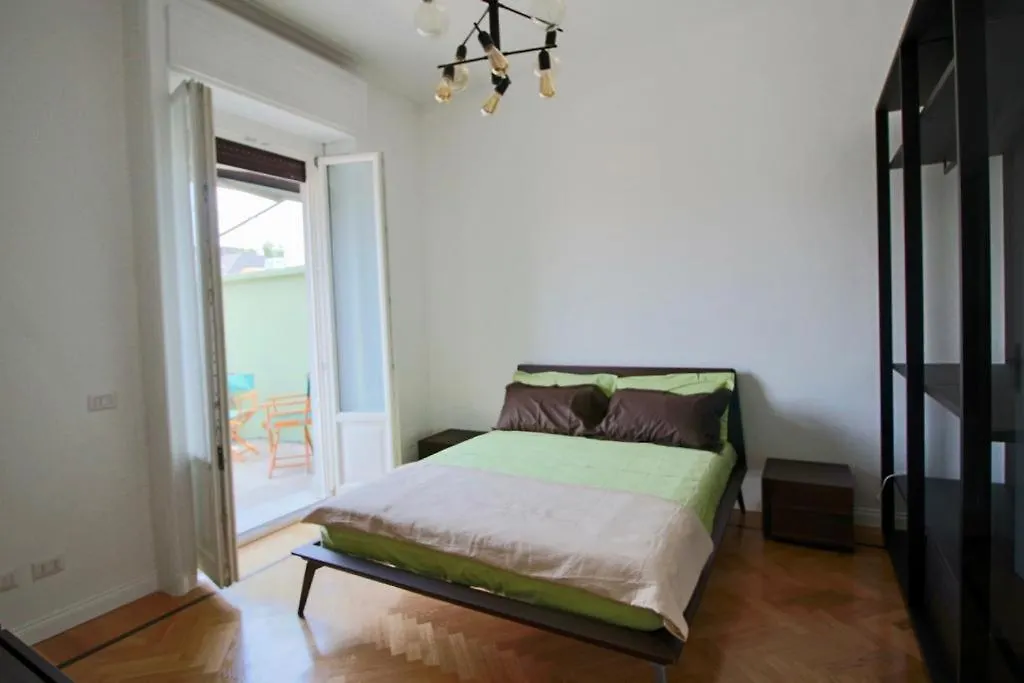 Apartment Lacaralele1 Milan Italy