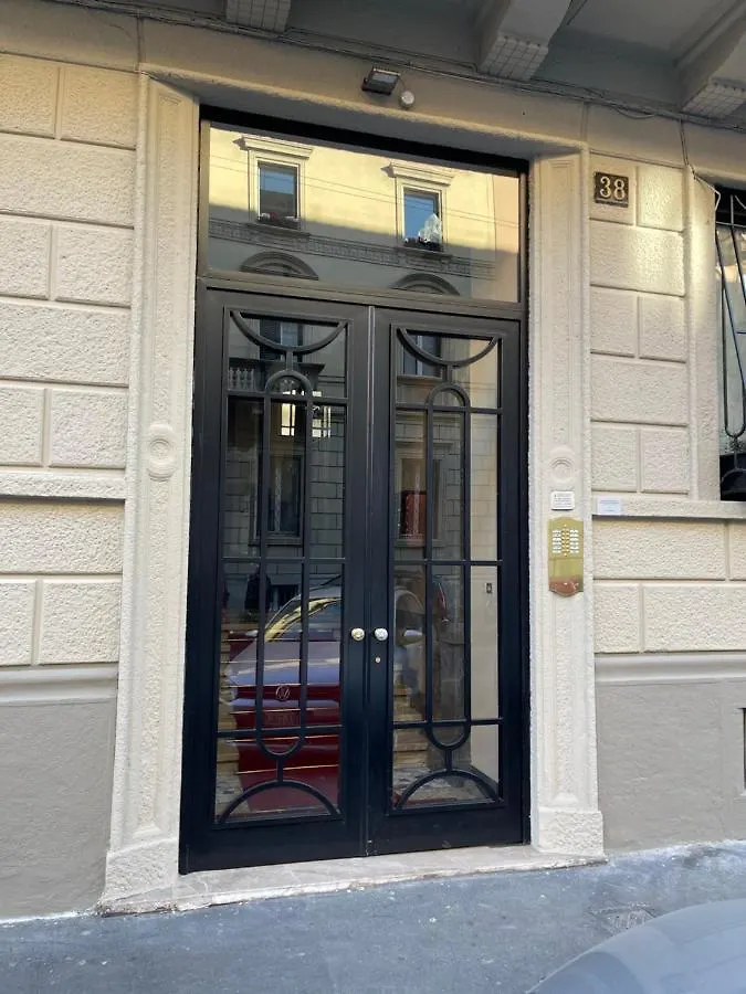 Lacaralele1 Milan Apartment